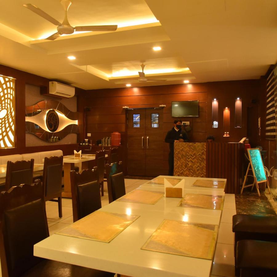 Hotel Vitthal International, Prayagraj Аллахабад Экстерьер фото