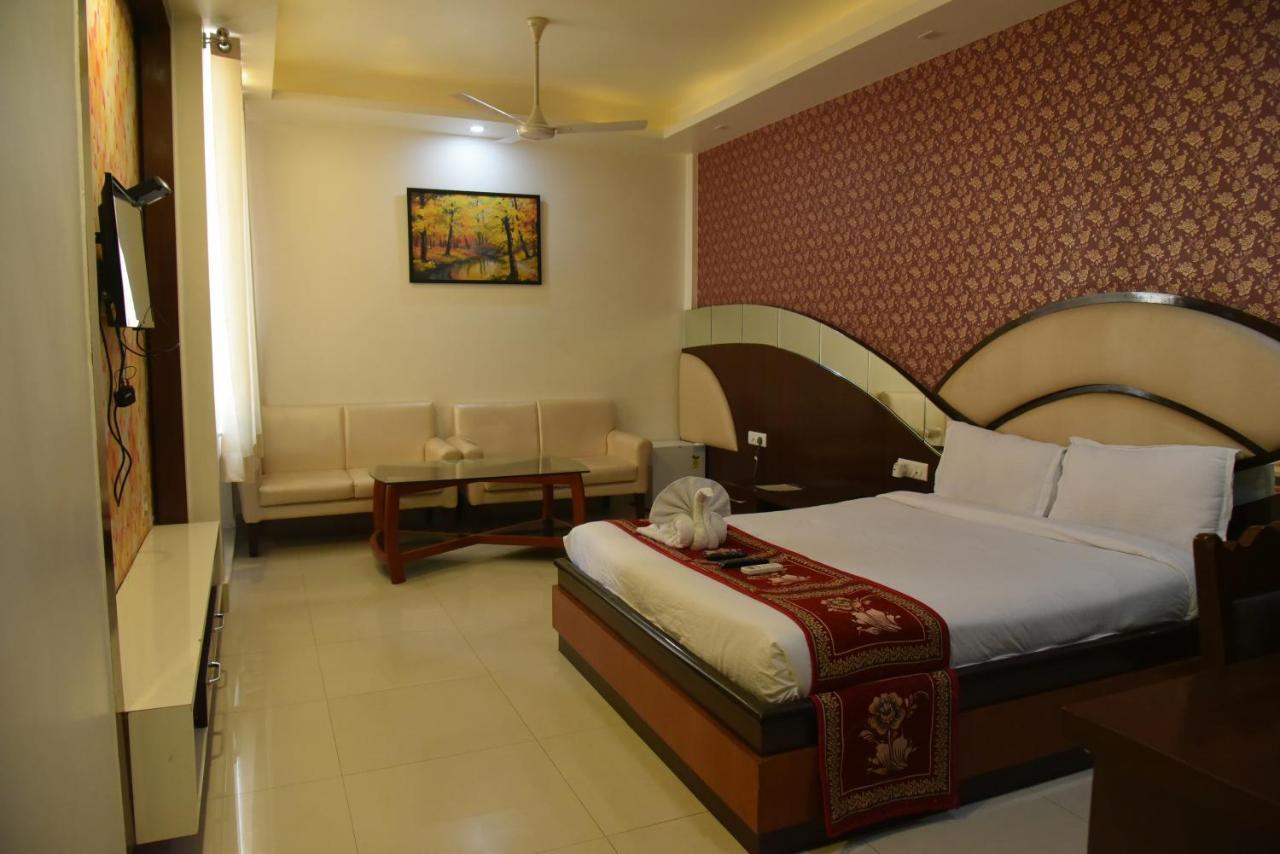 Hotel Vitthal International, Prayagraj Аллахабад Экстерьер фото