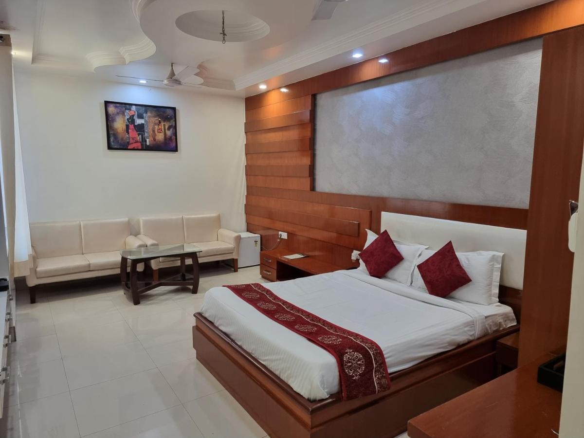 Hotel Vitthal International, Prayagraj Аллахабад Экстерьер фото